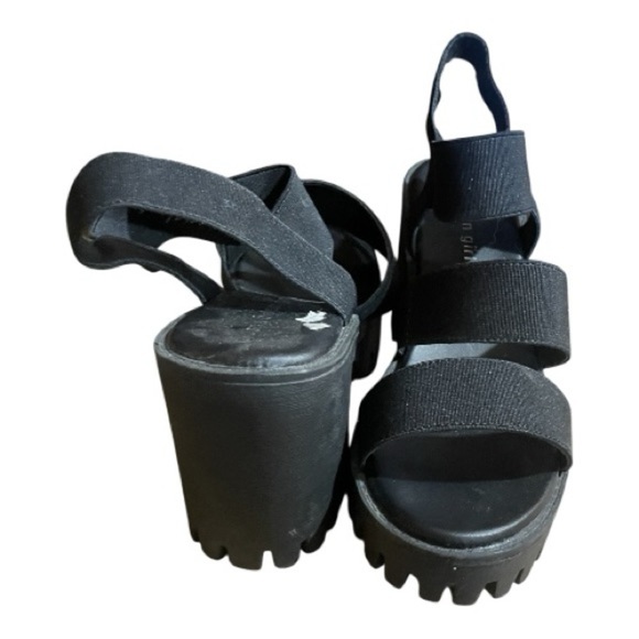 Madden Girl Black Platform Strap Chunky Heels - Picture 2 of 8